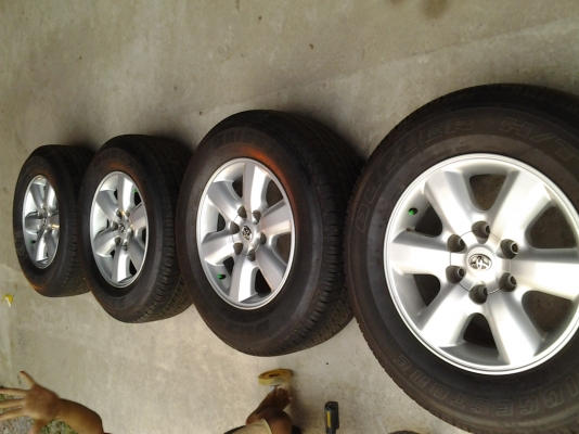 ขายแม็กvigo ขอบ 17 พร้อมยาง ปี 2013