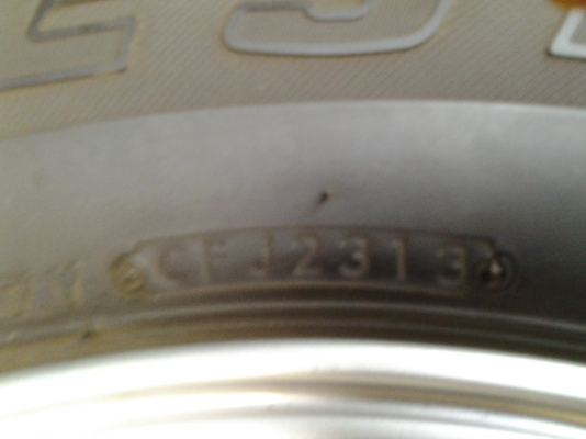 ขายแม็กvigo ขอบ 17 พร้อมยาง ปี 2013