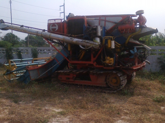 รถเกี่ยวอุ้ม เดิน12hl  เครื่อง 195  เทอร์โบ พร้อมใช้