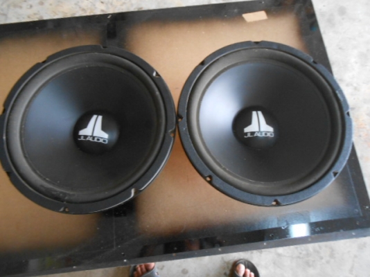 ลำโพง12 นิ้ว JL W-0 รุ่นนี้ยังผลิตในอมเริกาอยู่ครับ