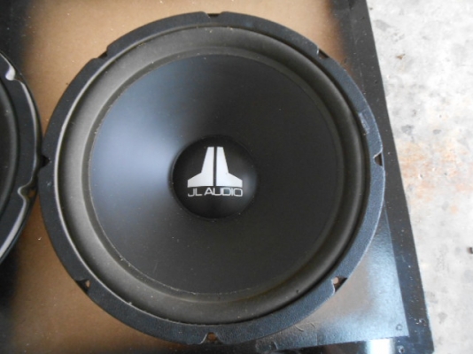 ลำโพง12 นิ้ว JL W-0 รุ่นนี้ยังผลิตในอมเริกาอยู่ครับ