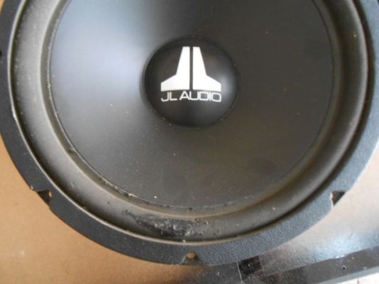 ลำโพง12 นิ้ว JL W-0 รุ่นนี้ยังผลิตในอมเริกาอยู่ครับ