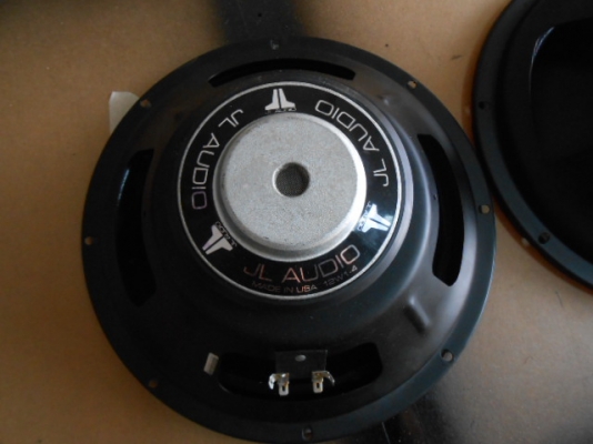 ลำโพง12 นิ้ว JL W-0 รุ่นนี้ยังผลิตในอมเริกาอยู่ครับ