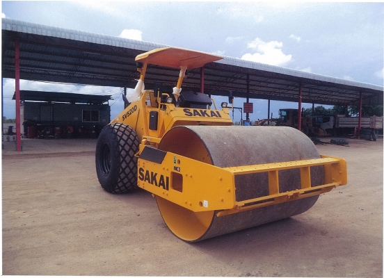 รถบดสั่นสะเทือนล้อเรียบ SAKAI รุ่น SV520D รถบดสั่นสะเทือนล้อเรียบ SAKAI รุ่น SV520D