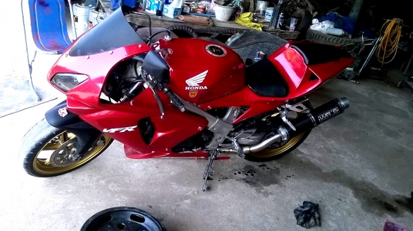 VFR 400CC อินวอยครับ  แลก สตีด / SR ขาย