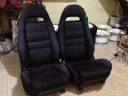 เบาะมาสด้า rx7แท้ผ้าลายตัวใหม่เก่าญี่ปุ่นรางครบสภาพดี