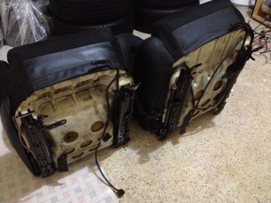 เบาะมาสด้า rx7แท้ผ้าลายตัวใหม่เก่าญี่ปุ่นรางครบสภาพดี