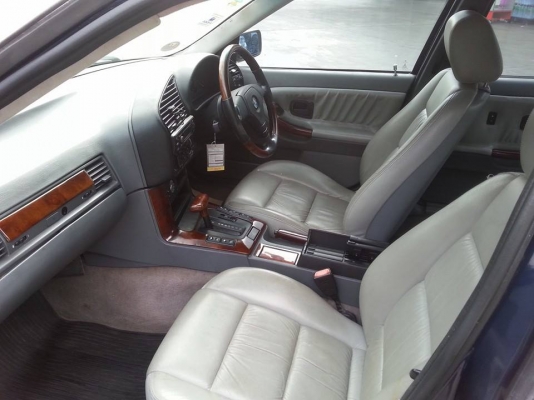 BMW 318 (นกแก้ว) ปี 95 เกียร์ออโต้ พร้อมใช้ค่ะ BMW 318 (นกแก้ว) ปี 95 เกียร์ออโต้ พร้อมใช้ค่ะ