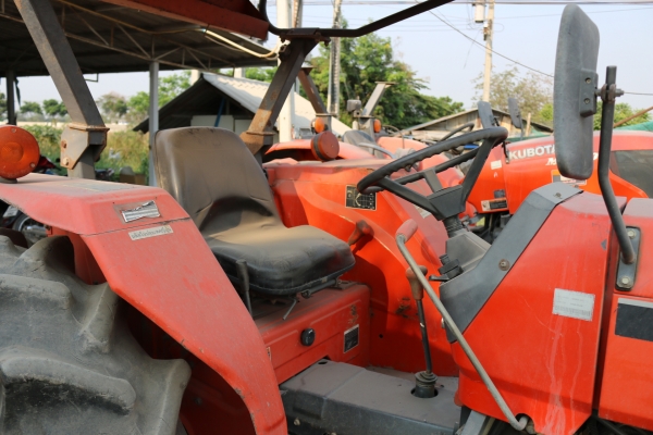มาแล้ว KUBOTA M5000 พร้อมโรตารี่ติดดัวรถ ใบมีดดันดินตราช้างติดตัวรถ มาแล้ว KUBOTA M5000 พร้อมโรตารี่ติดดัวรถ ใบมีดดันดินตราช้างติดตัวรถ