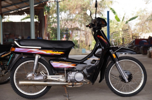 ขาย HONDA ดรีม 2 เดิม ๆ เครื่องดี มาก ๆ พร้อมใช้ ระบบไฟ ติดครบ สภาพโดยรวมตามรูป ทะเบียนพร้อมโอน ภาษี 2557