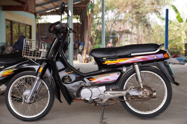 ขาย HONDA ดรีม 2 เดิม ๆ เครื่องดี มาก ๆ พร้อมใช้ ระบบไฟ ติดครบ สภาพโดยรวมตามรูป ทะเบียนพร้อมโอน ภาษี 2557