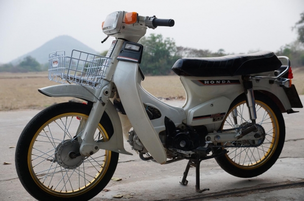 ขาย HONDA นันทิดา C 700 เครื่อง LIFAN 125 สตาทร์มือ เครื่องแจ้งลงเล่มแล้ว ทะเบียนพร้อมโอน ภาษี 2557 รถสวยพร้อมใช้ ขับแน่น ๆ  ระบบไฟติดครบทุกจุด แบตร์ใหม่ ยางดอกเต็ม