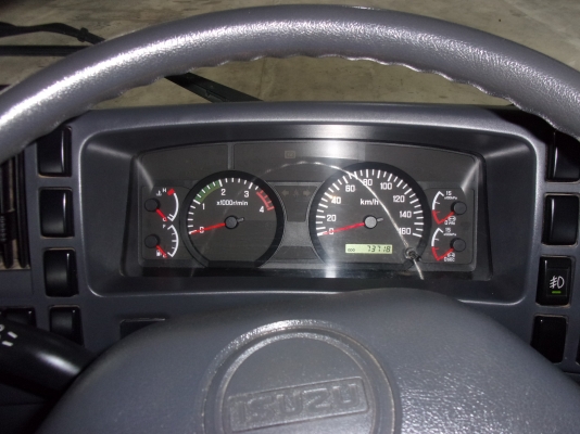 ขาย 6ล้อ อีซูซุ เครน 3ตัน 210แรง ยาว 6.50  ปี2009 รถใช้ 73180 กม. สภาพสวยเดิมเครื่องดี พร้อมใช้งาน ชมก่อนได้ครับ สนใจติดต่อ 081-9425443