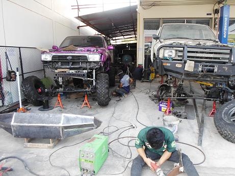 รับสร้างรถออฟโรดงานยกสูงและวางคานทุกยี่ห้อราคาถูก รับสร้างรถออฟโรดงานยกสูงและวางคานทุกยี่ห้อราคาถูก