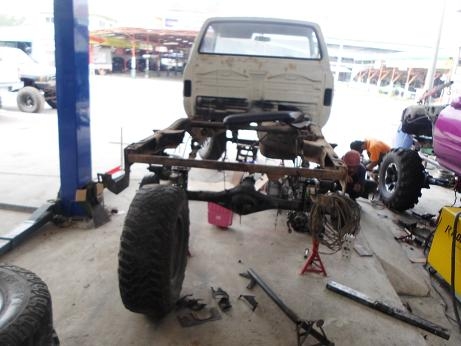 รับสร้างรถออฟโรดงานยกสูงและวางคานทุกยี่ห้อราคาถูก รับสร้างรถออฟโรดงานยกสูงและวางคานทุกยี่ห้อราคาถูก