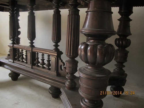 ขายโต๊ะแอนติคเก่าโบราณ ไม้ชิงชันแท้ๆทั้งตัวหนาๆ