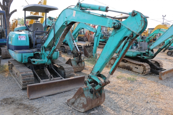 KOMATSU PC30R-8 เก่านอก เอวแน่น ปั็มแรง สภาพพร้อมใช้