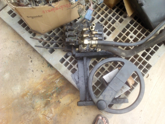 อะไหล่รถยกหลายอย่างถูก เชิญด้านใน