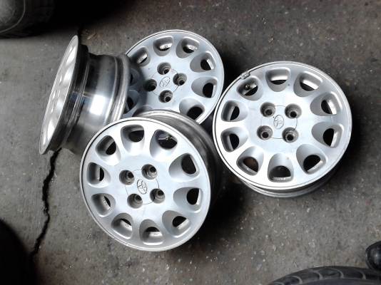 ขาย แม๊ก TOYOTA จำนวน 4 วง TEL.081-427-3941 ขาย แม๊ก TOYOTA จำนวน 4 วง TEL.081-427-3941