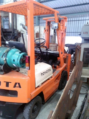 รถโฟร์คคลิฟท์ toyata รุ่น 4FGL14