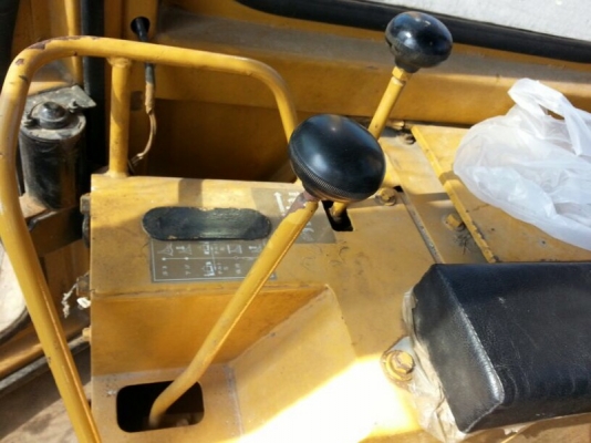 รถ เทคเตอร์ CAT D3C LGP. สนใจติดต่อ 081 - 6079515 รถ เทคเตอร์ CAT D3C LGP. สนใจติดต่อ 081 - 6079515