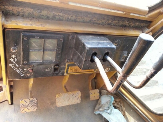 รถ เทคเตอร์ CAT D3C LGP. สนใจติดต่อ 081 - 6079515 รถ เทคเตอร์ CAT D3C LGP. สนใจติดต่อ 081 - 6079515