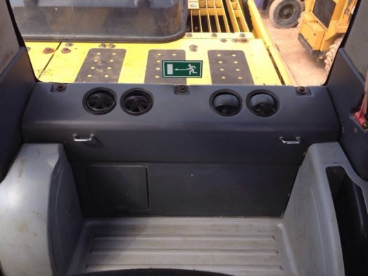 ขายรถแบคโฮ KOMATSU PC200-8 รถปี2009 ทำงาน 5พันกว่าชั่วโมง มีกล้องหลัง (มีVDO ครับ )สภาพสวย  นำเข้าจากญี่ปุ่น