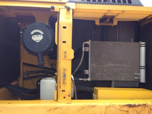 ขายรถแบคโฮ KOMATSU PC200-8 รถปี2009 ทำงาน 5พันกว่าชั่วโมง มีกล้องหลัง (มีVDO ครับ )สภาพสวย  นำเข้าจากญี่ปุ่น