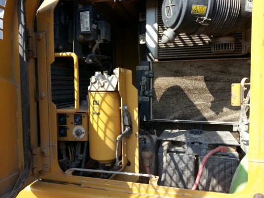 รถแบตโฮ CAT  ( รถทำงาน  3,4xx  ซม. )  สนใจติดต่อ 081 - 6079515