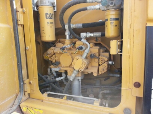 รถแบตโฮ CAT  ( รถทำงาน  3,4xx  ซม. )  สนใจติดต่อ 081 - 6079515