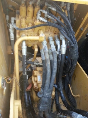 รถแบตโฮ CAT  ( รถทำงาน  3,4xx  ซม. )  สนใจติดต่อ 081 - 6079515