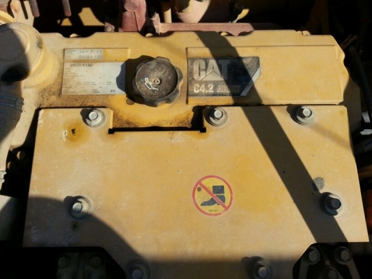 รถแบตโฮ CAT  ( รถทำงาน  3,4xx  ซม. )  สนใจติดต่อ 081 - 6079515