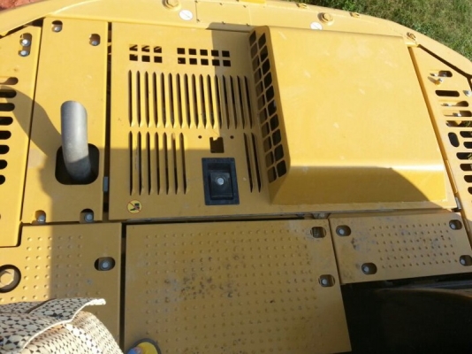 รถแบตโฮ CAT  ( รถทำงาน  3,4xx  ซม. )  สนใจติดต่อ 081 - 6079515