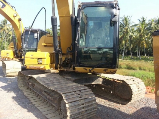 รถแบตโฮ CAT  ( รถทำงาน  3,4xx  ซม. )  สนใจติดต่อ 081 - 6079515