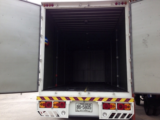 ขายด่วนรถ 6 ล้อตู้ประตู 10 บาน สภาพใหม่มาก