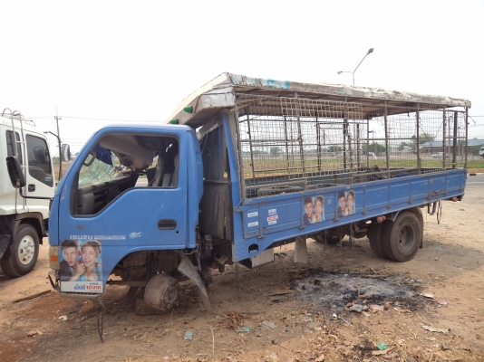 ขาย335000รถอีซูซุNQR150แรง ช่างยาว5เมตร(ขายตามสภาพ)