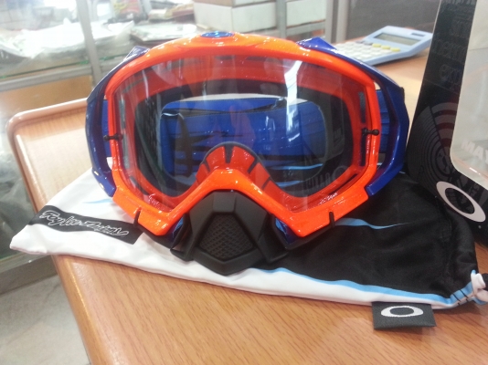 !!! ขายแว่นตา OAKLEY Mayhem MX แท้รุ่นใหม่ล่าสุด!!! !!! ขายแว่นตา OAKLEY Mayhem MX แท้รุ่นใหม่ล่าสุด!!!