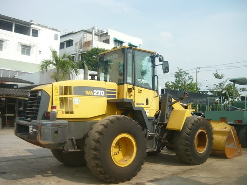 รถตักล้อยาง สภาพดี Komatsu WA270-5 เพิ่งเหยียบถึงไทย สภาพเอี่ยม ชม.ต่ำ