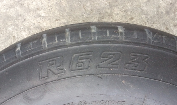 ขายยางกะบะ r623 บริดโตน 215 70 15ครับ ปี06 ครับ ถูกๆ
