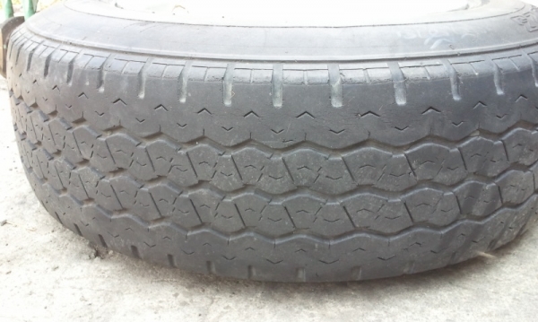 ขายยางกะบะ r623 บริดโตน 215 70 15ครับ ปี06 ครับ ถูกๆ