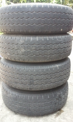 ขายยางกะบะ r623 บริดโตน 215 70 15ครับ ปี06 ครับ ถูกๆ