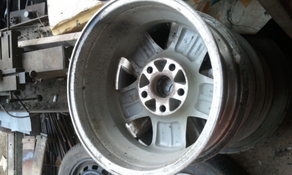 แม็กเดิม วีโก้3300 ครับ ถอดจากรถ 4วงครับ ไม่มียาง5รู114 ขอบ15