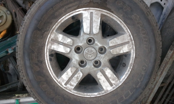 แม็กเดิม วีโก้3300 ครับ ถอดจากรถ 4วงครับ ไม่มียาง5รู114 ขอบ15