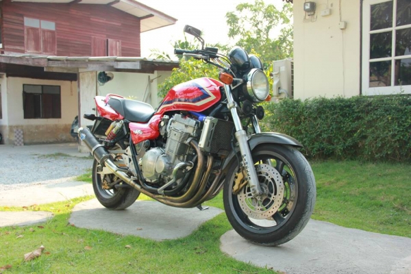 ขาย CB1300 ท่อสูตรทั้งยวง แต่งๆ ทะเบียนแท้โอนขนส่ง