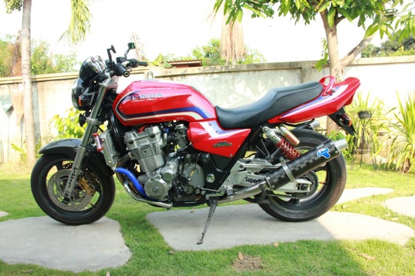 ขาย CB1300 ท่อสูตรทั้งยวง แต่งๆ ทะเบียนแท้โอนขนส่ง