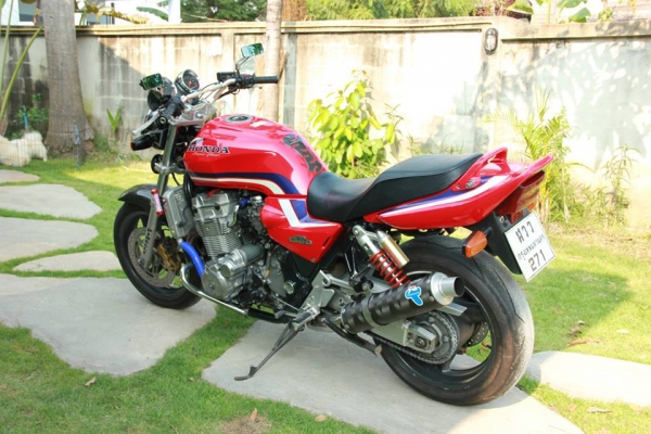 ขาย CB1300 ท่อสูตรทั้งยวง แต่งๆ ทะเบียนแท้โอนขนส่ง