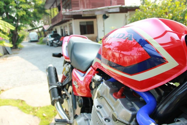 ขาย CB1300 ท่อสูตรทั้งยวง แต่งๆ ทะเบียนแท้โอนขนส่ง