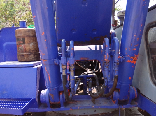 ขายรถแบคโฮ HITACHI: EX200-2(PC200) เครื่อง ISUZU 6สูบ ขายถูก ราคา 850,000 บาท