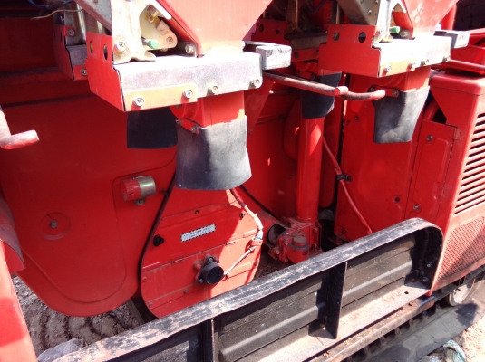 ขายรถเกี่ยวข้าว-นวดข้าว-เกี่ยวข้าวโพดได้ นั่งขับ KOBOTA NX1300 ดีเซล 2สูบ ราคา 85,000บาท