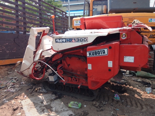 ขายรถเกี่ยวข้าว-นวดข้าว-เกี่ยวข้าวโพดได้ นั่งขับ KOBOTA NX1300 ดีเซล 2สูบ ราคา 85,000บาท